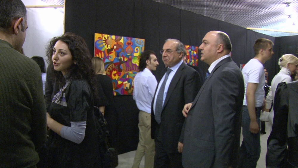 Մայրության և գեղեցկության օրը Մոսկվայում բացվել է երիտասարդ հայ գեղանկարիչների ցուցահանդեսը