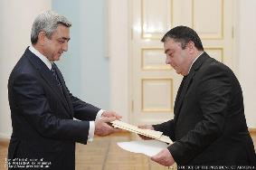 Նախագահ Սարգսյանին իր հավատարմագրերն է հանձնել Հայաստանում Վրաստանի նորանշանակ դեսպանը
