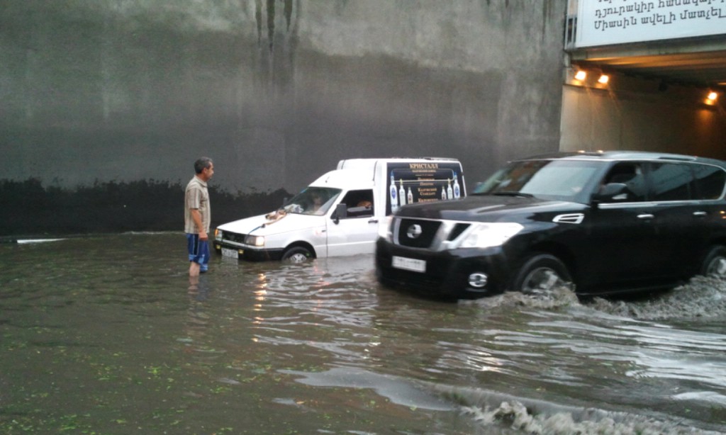 Երևանն անձրևից հետո (ֆոտոռեպորտաժ մեր ընթերցողների կողմից)