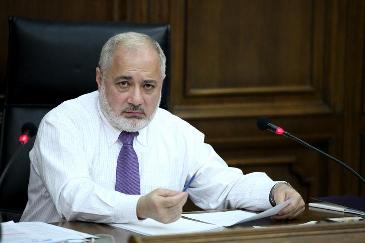 Վահան Հովհաննիսյան. «Ոնց ուզում են՝ թող երկխոսեն…»