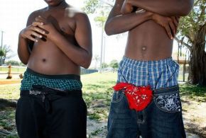 Ինքնաթիռի ուղևորին ձերբակալել են տաբատը չբարձրացնելու համար 