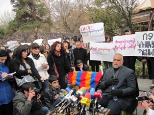 Сегодня на площади Свободы состоится встреча с Раффи Ованнисяном