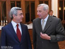 Սերժ Սարգսյանն այցելել է Հայաստանում Ռուսաստանի դեսպանատուն