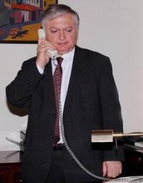 Էդվարդ Նալբանդյանը հեռախոսազրույց է ունեցել Սերգեյ Լավրովի հետ