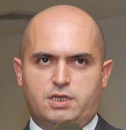 Սեպտեմբերի 1-ից բուհերում դասերը կսկվեն 09:30-ին