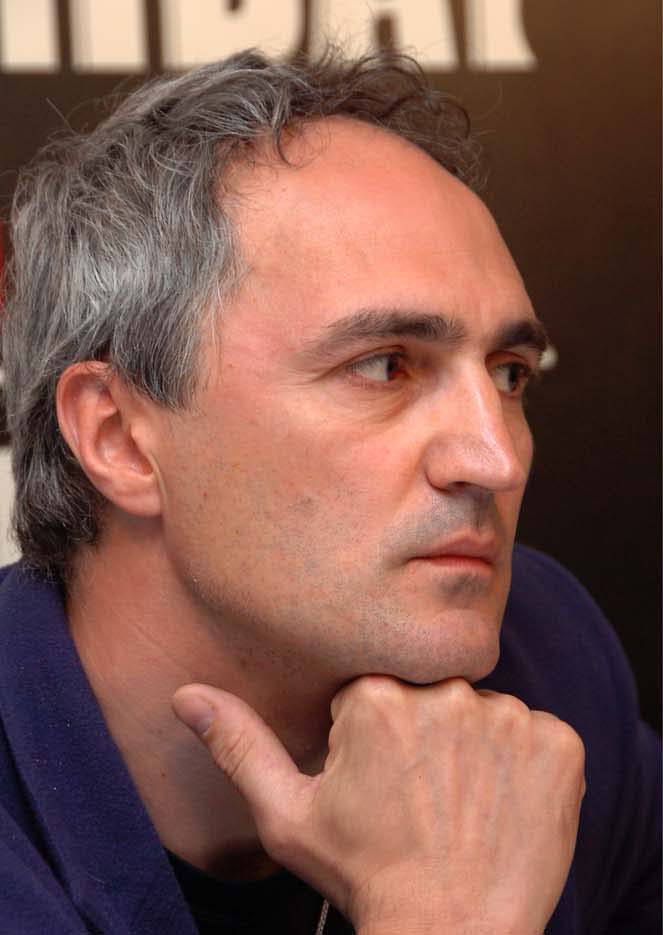 Տիգրան Խզմալյան. «Երկու այսպես կոչված  հակադիր քաղաքական ուժերը ակնհայտորեն լեզու են գտնում և, փաստորեն, պայմանավորվում են հերթական բաշխման մասին»