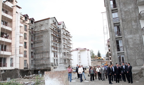 ԼՂՀ նախագահն այցելել է «Արցախ» բնակելի թաղամասի շինհրապարակ