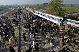 Два поезда столкнулись в Индии: 15 погибших, 80 раненых