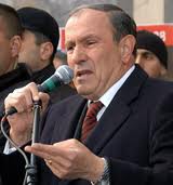 Левон Тер-Петросян снова предложил себя в качестве «инструмента» 