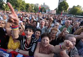 Приостановленный «диалог» и «началось»