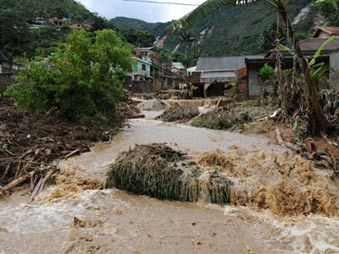 Число жертв наводнений в Бразилии достигло 335