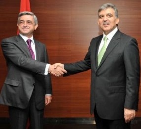 Саргсян продолжает играть в «футбол», но уже без мяча