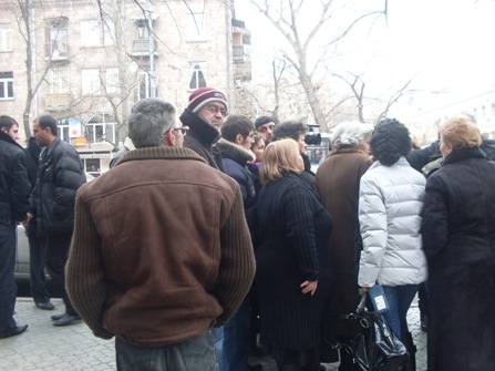 Ֆոտոռեպորտաժ նախագահական նստավայրի մոտ տեղի ունեցած ցույցից