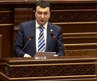 Վահե Էնֆիաջյան. «Համախմբողի դերը պատրաստվում է ստանձնել «Բարգավաճ Հայաստան» կուսակցությունը»