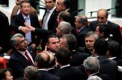 В парламенте Турции завязалась потасовка