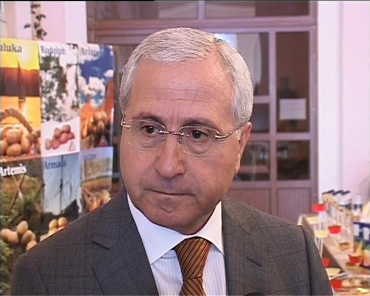 Գյուղնախարարը վստահ է, որ գյուղացիներին օժանդակում են