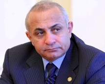 Овик Абрамян также подаст в отставку