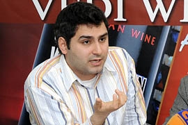 Սարհատ Պետրոսյան.