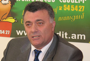 Ռուբեն Հակոբյանը համեստություն և հասունություն է մաղթել Էդուարդ Շարմազանովին