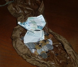 Գյումրեցիները վարչապետ Տիգրան Սարգսյանին փողի հետ արևածաղկի սերմ էլ են ուղարկել