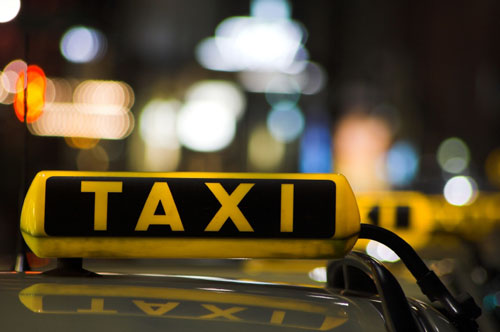 В новогодние дни у таксистов было мало заказов?