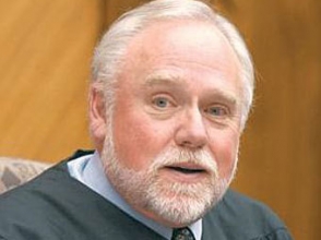 Օբամայի մասին անեկդոտի համար ինքն իր դեմ դատական հայց է ներկայացրել