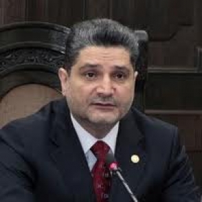 Премьер уйдет в отпуск?