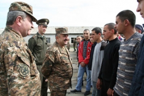 Սերժ Սարգսյանը հրամանագիր է ստորագրել 2012 թվականի գարնանային զորակոչ անցկացնելու և զորացրում կատարելու մասին