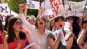Ուսանողները շարունակում են պահանջել Սուրեն Զոլյանի վերադարձը