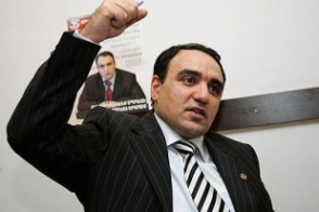 «Оринац еркир» - «кидающая контора»