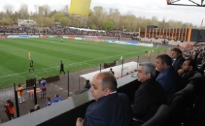 Անահիտ Բախշյանն ու Սերժ Սարգսյանը միասին ֆուտբոլ են դիտել