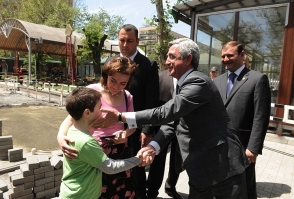 Сквер Маштоца, активисты и PR в жанре «экшн»