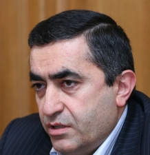 Армен Рустамян