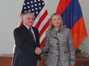Хиллари Клинтон обсудит в Ереване вопрос мирного урегулирования Карабахского конфликта