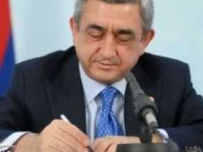 Սերժ Սարգսյանը ստորագրել է կառավարության հրաժարականի մասին հրամանագիրը