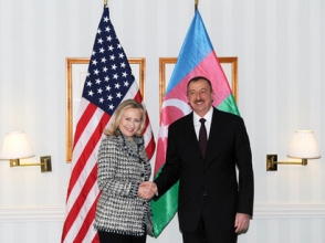 Хиллари Клинтон обсудит в Баку Карабахскую проблему
