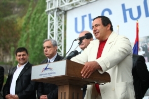 «Процветающая Армения» решила проголосовать против программы правительства