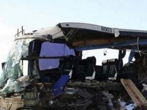 На Гаити около 40 человек погибло при падении автобуса в реку