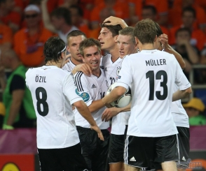 Германия вышла в полуфинал