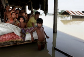 Наводнение в Индии: миллион человек покинули свои дома