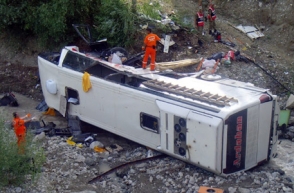 В Турции автобус упал в реку, погибли пять человек