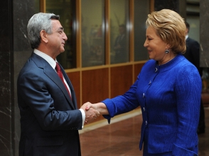 Ереван обратился к Москве за кредитом в $1 млрд., причем под самый высокий процент – «Независимая газета»