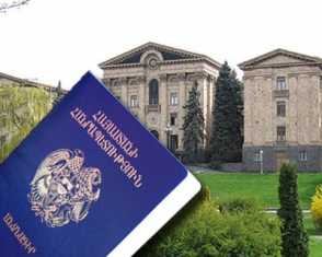 Երկու հարց ԼՂՀ նախագահի թեկնածուներ Բակո Սահակյանին, Արկադի Սողոմոնյանին և Վիտալի Բալասանյանին