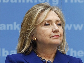 Клинтон не обиделась на египтян, кидавших в нее помидоры под крики «Моника!»