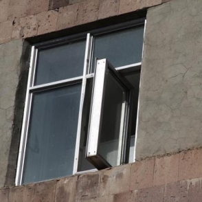 Նուբարաշենի գիշերօթիկի պատուհանից 15-ամյա աղջկա ցած նետվելու կապակցությամբ հարուցվել է քրեական գործ