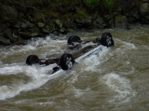 Մեքենան ընկել է գետը
