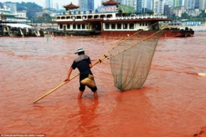 Չինական Յանցզի գետը արյան գույն է ստացել (ֆոտո)