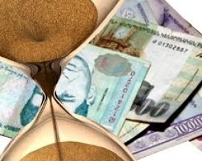 С 1 января 2013 года минимальная зарплата в Армении составит 35 тыс. драмов