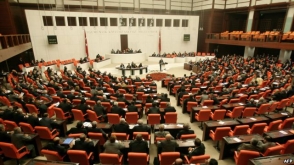 Турецкий парламент одобрил вторжение войск в Сирию