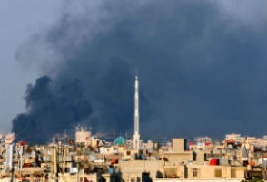 При бомбежке сирийского города погибли 43 человека